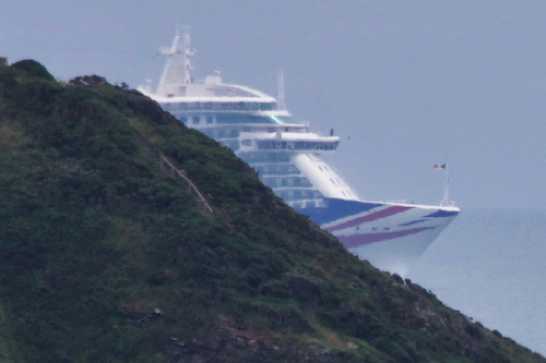 09 July 2021 - 14-12-21
"She'll be coming round the mountain......"
------------------
P&O cruise ship Britannia passes Dartmouth